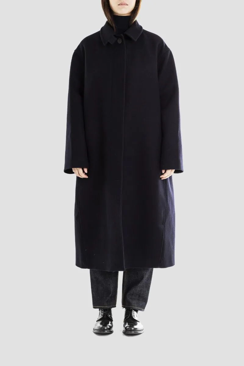 Manteau en laine bleu marine