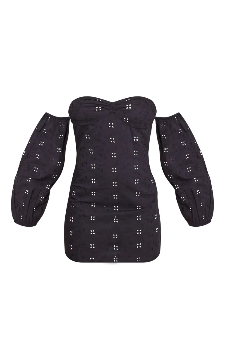 Robe droite en broderie noire à col bardot et détail buste