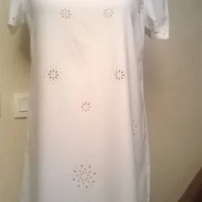 Robe manches courtes couleur blanche