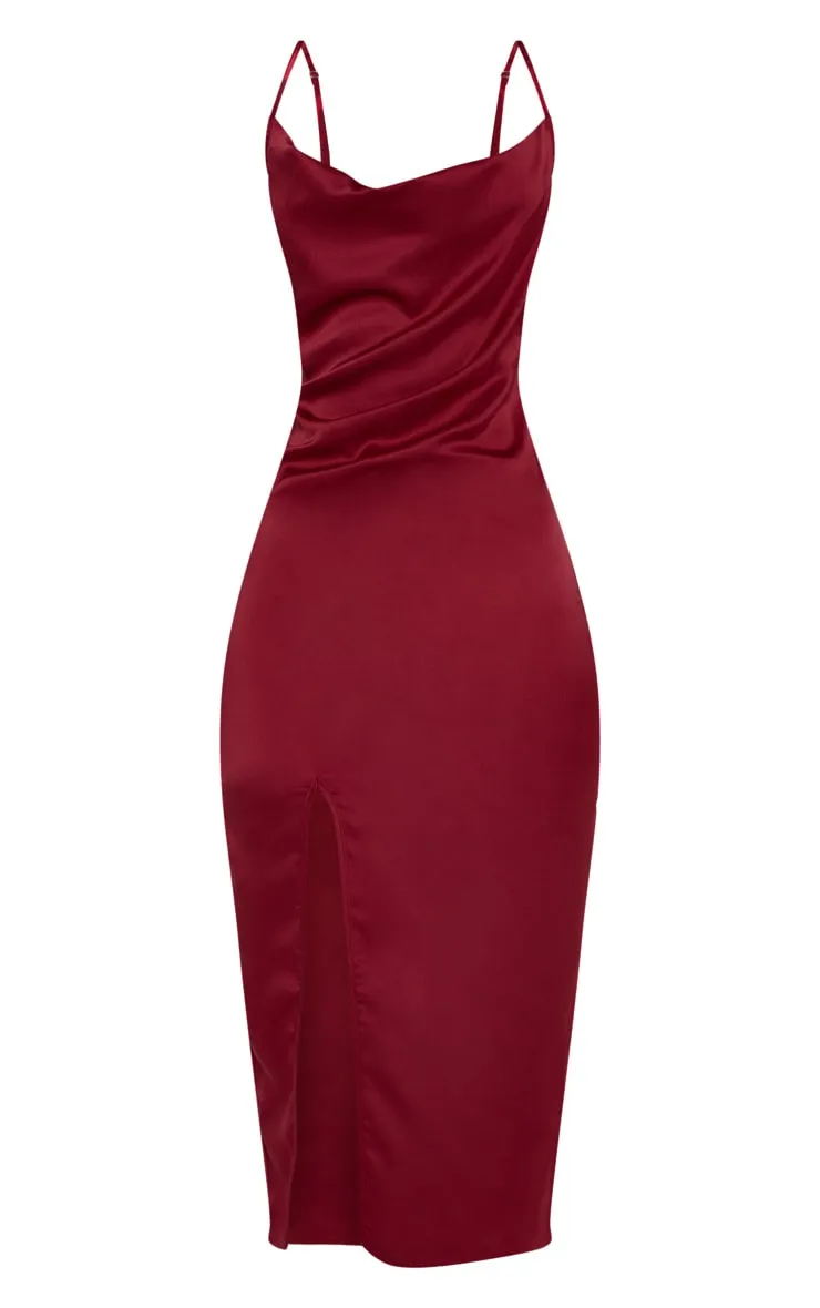 Robe mi-longue satinée bordeaux à col bénitier