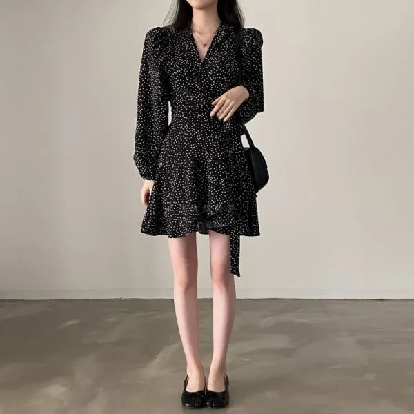 Robe à pois manches longues col V