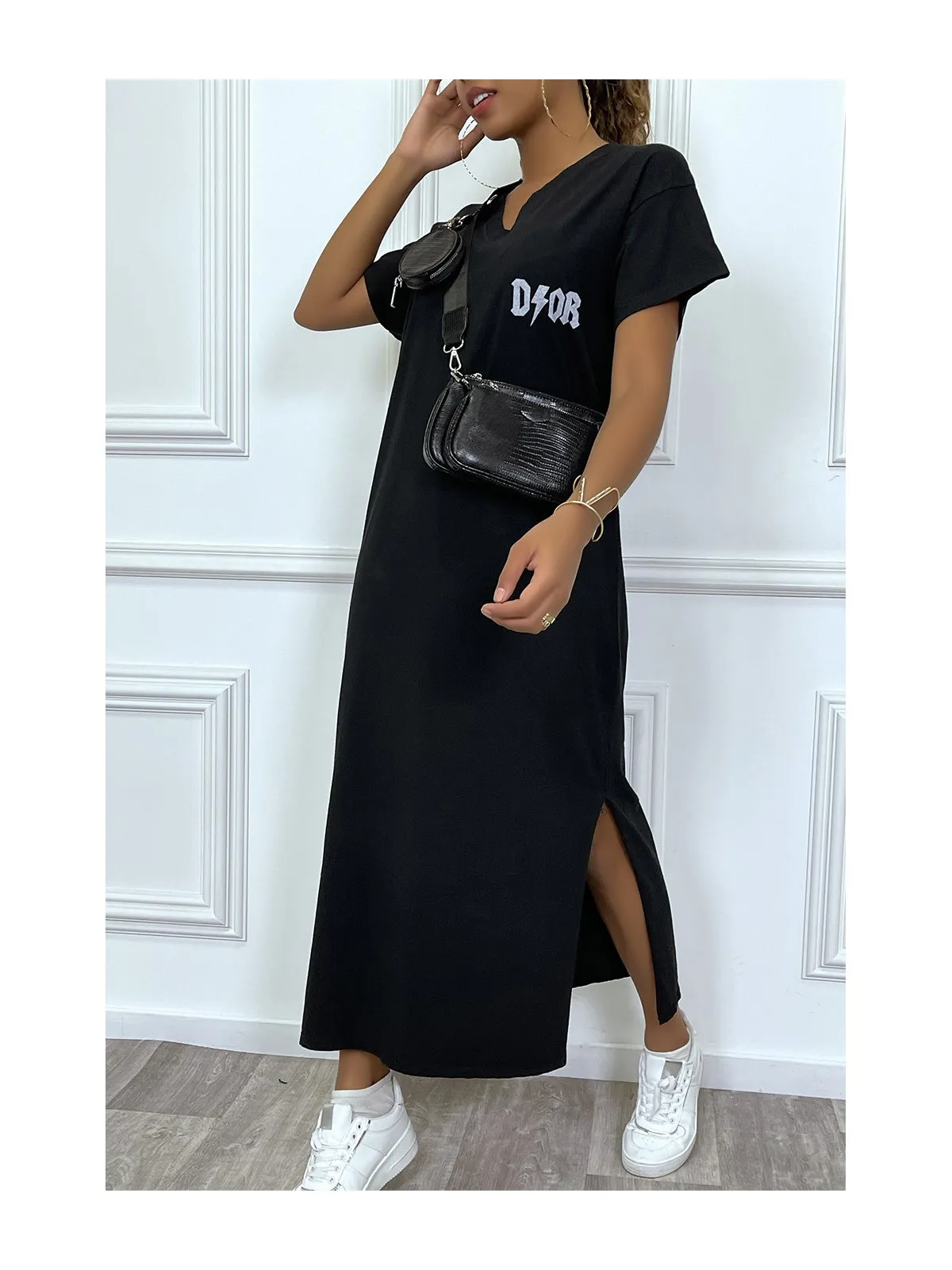 RoRR T-shirt très longue col V noir avec écriture inspiration luxe