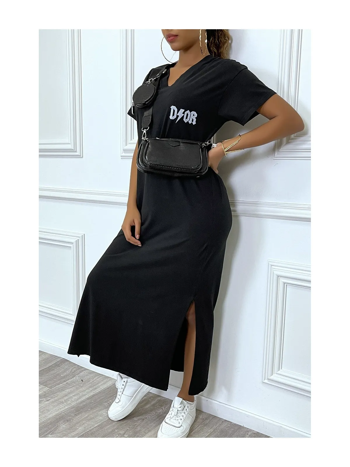 RoRR T-shirt très longue col V noir avec écriture inspiration luxe