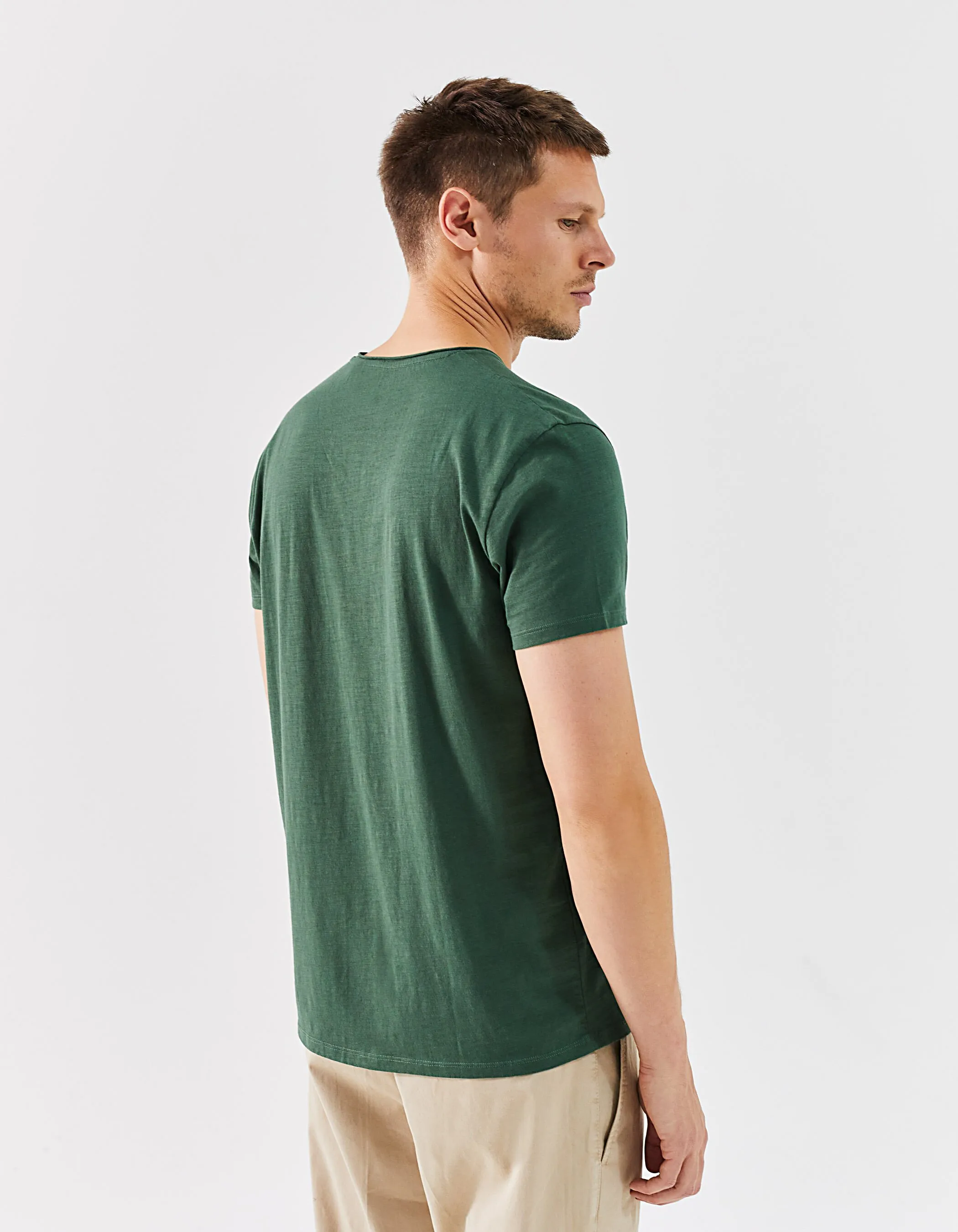 Tee-shirt L'Essentiel vert à col V Homme